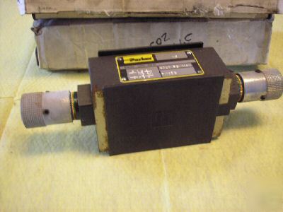 Parker FM3DD-30 manapak hydraulic flow control valve