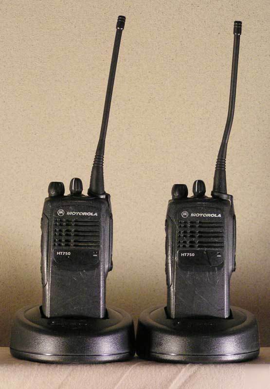 * 2 motorola HT750 uhf 4CH 5W two way radios & chargers