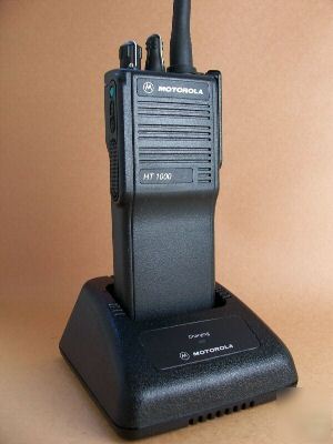 Mint motorola HT1000 vhf 16-ch radio with speaker/mic