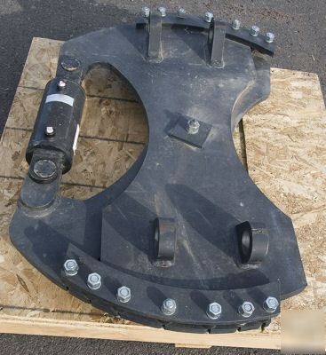 Heavy duty angletilt mechanism for leon blade/tractor