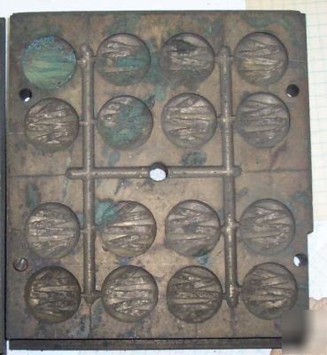 Ribbed button mold for injection molder