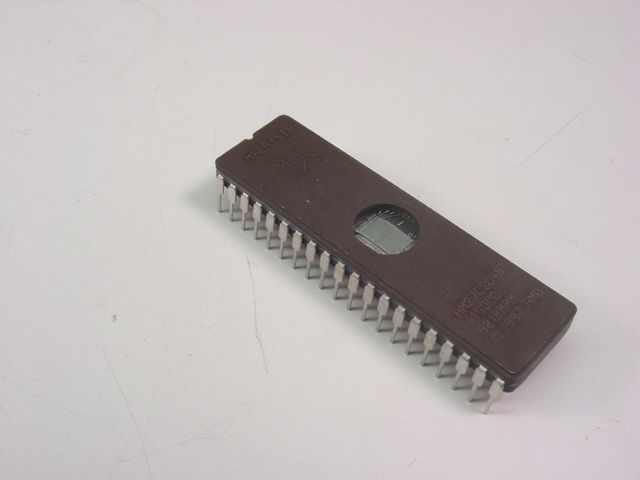 Amd AM27C2048 memory chip eprom 1997 - vintage
