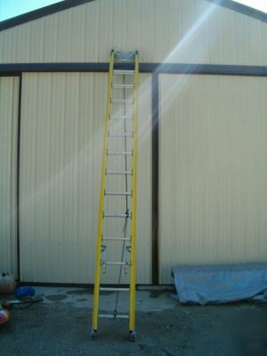 Werner D7128-2 28' 1AA 375 fiberglass extension ladder
