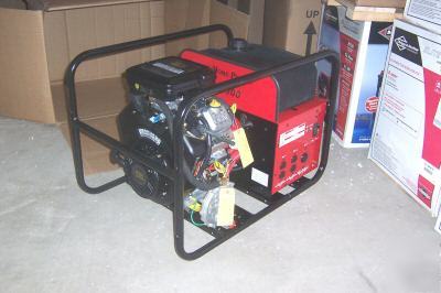 Tri-fuel winco 16HP briggs 9000 generator