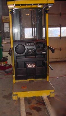 Yale order picker in very good condition very low hours