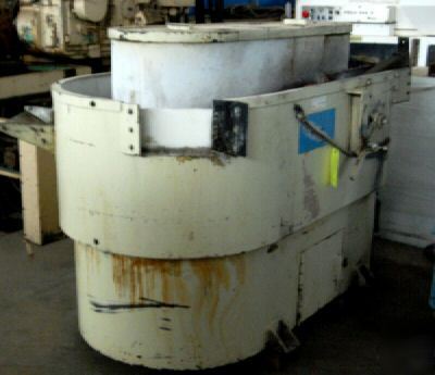 8 cu.ft. rosemont oval tub-type vibratory deburrer