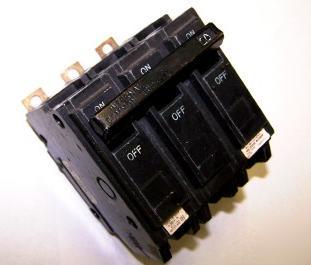 Ge thqb circuit breaker THQB32020 3P 20A