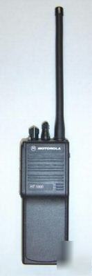 Motorola HT1000 vhf 16 chanls radio portable ham police