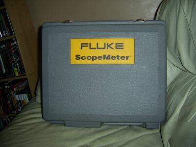 Fluke 105B 100 mhz scopemeter with fluke view software