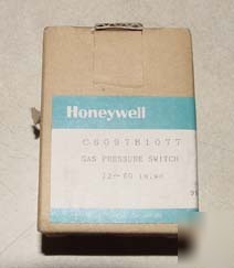 New honeywell gas pressure switch C6097B1077 