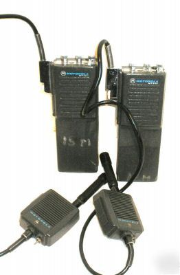 Pair motorola MT500 police fire 2 way radios w/ mics
