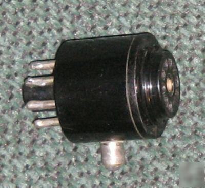 Vacuum tube testor adapter / octal to 9 pin mini