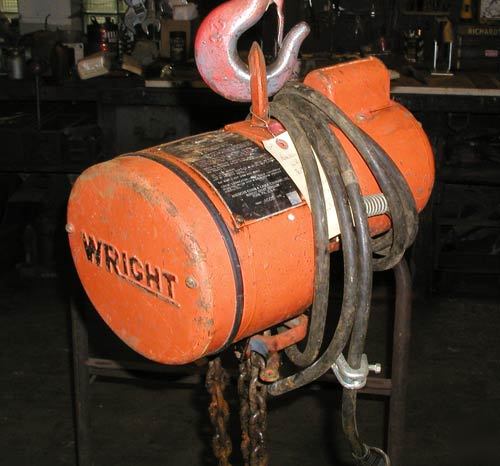 Wright 300 lb capacity rope controlled hoist