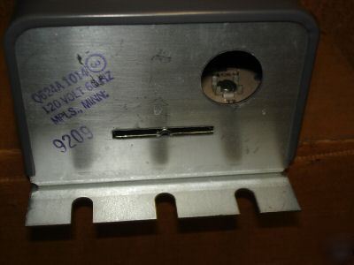 Honeywell Q624A 1014 solid state spark generator