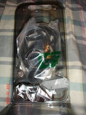 Msa millennium gas mask size-large