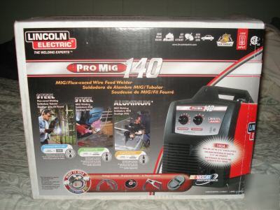 New lincoln mig welder 140 in box