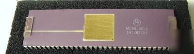New motorola MC68000L8 microprocessor ceramic gold cpu
