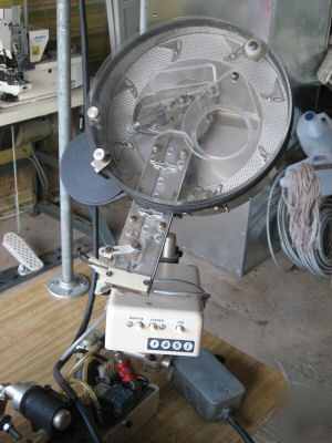 Industrial button sewing juki MB373 w/rasi feeder