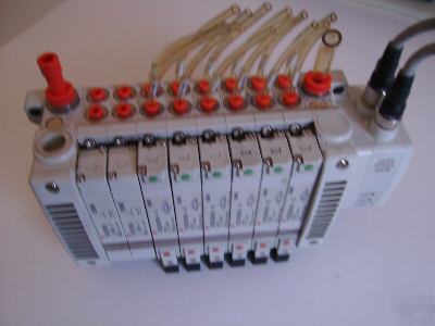 Smc pneumatic 8 station manifold with EX500 si unit 