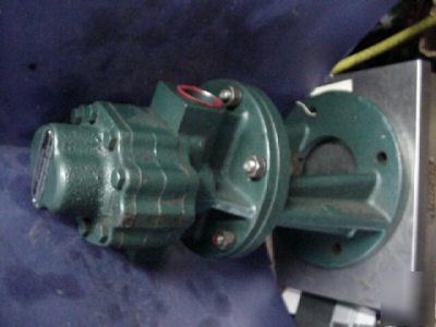 New roper rotary gear pump 17AM12 23GPM 150PSI
