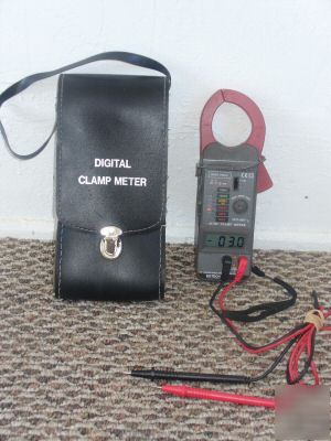 Nice extech ac/dc clamp meter w/2 test leads & case