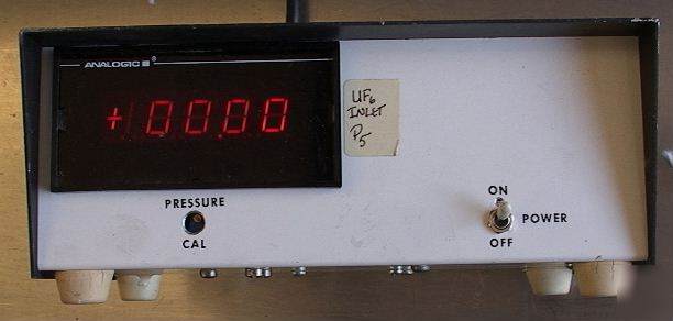 Digital pressure display readout analogic