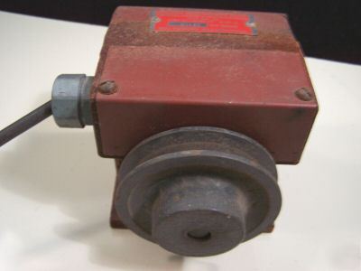 Tachometer generator and meter eaton mfg.