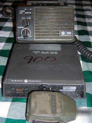 Ge tmx 900 mhz mobile radio w/mic/control head/speaker