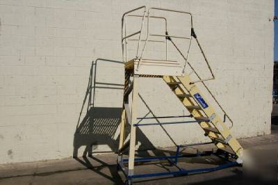 Louisville rolloff platform fiberglas 8 step ladder cal