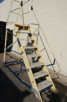 Louisville rolloff platform fiberglas 8 step ladder cal