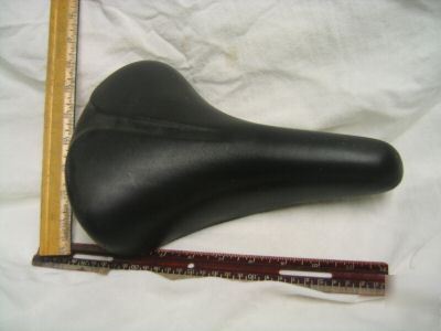 All weather rubber x-country bike seat 7.5