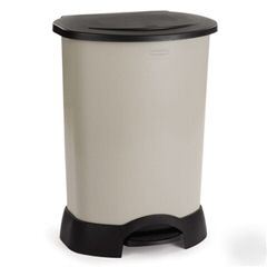 30 gal step on container light platinum rubbermaid 