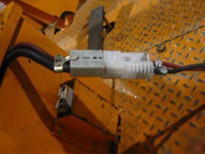 1992- kalamazoo- elec. burden carrier - 2,000 lbs cap.