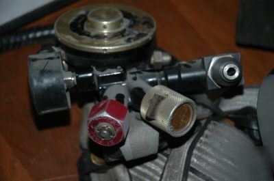 Msa compliant ultralite ii breathing apparatus w/ acces