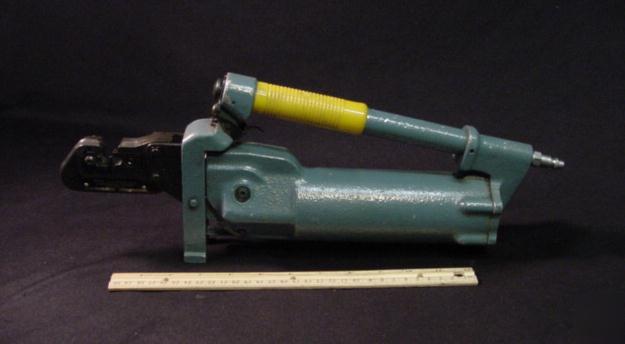 Amp pneumatic hand crimper model 720 from raytheon