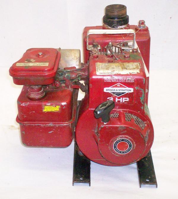 Briggs & straton gas power engine trash pump water