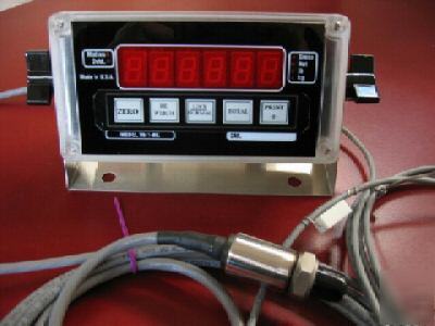 Front end skid loader / fork truck lift hydraulic scale
