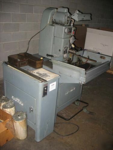 Sunnen model 1650 honing machine