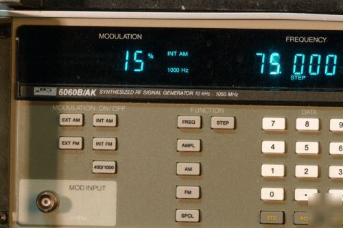 Fluke 6060 b/ak signal GEN10KHZ to 1050MKZ opt 132 