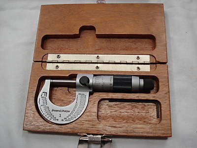 New brown and sharpe outside micrometer 0-1