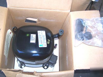 New tecumseh AG133UT refridgeration compressor AG5561F 