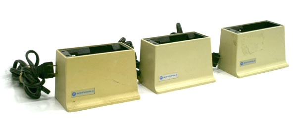 Lot of 3 motorola dimension iv radio charger nln-4508B