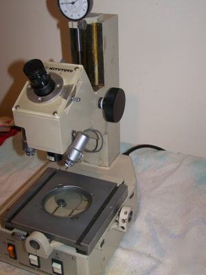 Mitutoyo toolmaker's microscope mt-101 176-901