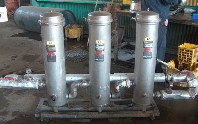 Usf filter vessel housing arrangement T910601 21TK03A-2