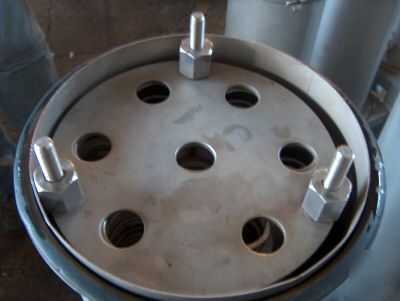 Usf filter vessel housing arrangement T910601 21TK03A-2