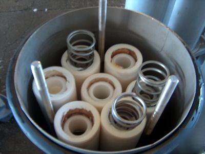 Usf filter vessel housing arrangement T910601 21TK03A-2