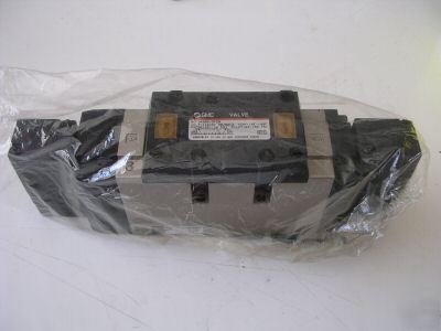 New smc solenoid valve, 3 position NVFS4300-3FZB 110VAC