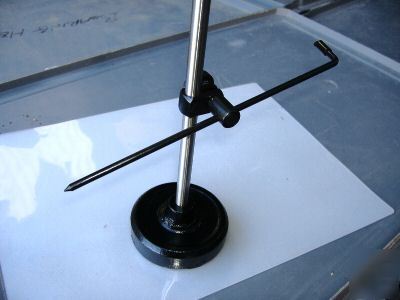 Surface gauge round fixed base 12