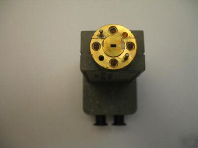 11970W waveguide harmonic mixer, 75 ghz to 110 ghz