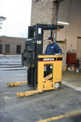 Forklift clark 3000LB stand up rider w/ cushion tires